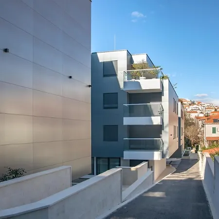 Apartment Four Stars *