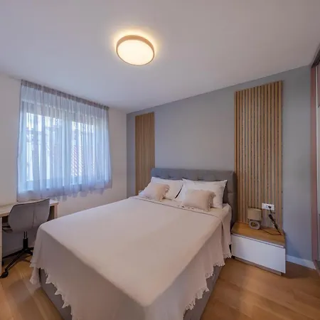 Four Stars Apartment *
